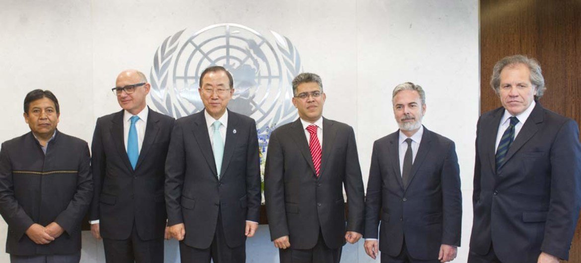 Secretary-General Ban Ki-moon (third left) meeting with a group of foreign minsters of member countries of the Mercado Común del Sur, or MERCOSUR.