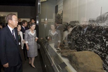 Secretary-General Ban Ki-moon (left) visits the Nagasaki Atomic Bomb Museum in Nagasaki, Japan, in August 2010.