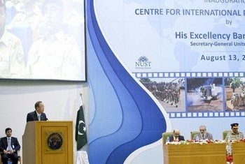 Secretary-General Ban Ki-moon (at lectern) speaks at the inauguration of the Centre for International Peace and Stability in Islamabad, during his two-day visit to Pakistan.