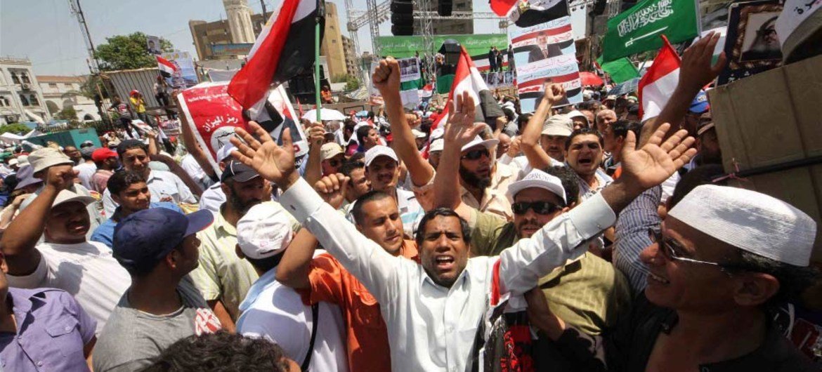 Des manifestants sur la place Rabaa Al Adaeia au Caire, en Égypte.