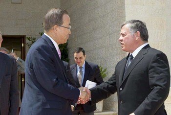 On an official visit to Jordan, Secretary-General Ban Ki-moon (left) meets with King Abdullah.