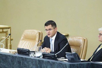 General Assembly President Vuk Jeremic (left) addressing the Ad Hoc Working Group on the Revitalization of the Work of the Assembly.