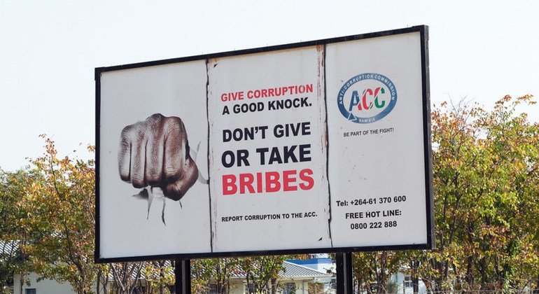 Anuncio de una campaña anti-corrupción en Namibia. Foto: Banco Mundial/Philip Schule