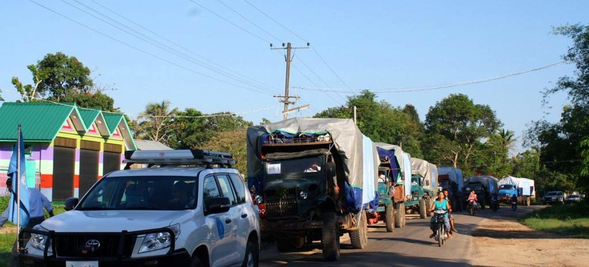 A 10-truck convoy, led by OCHA, UNHCR, UNICEF and WFP, left for Kachin state, Myanmar, on 12 June 2013, carrying food, household kits, and hygiene and sanitation supplies.
