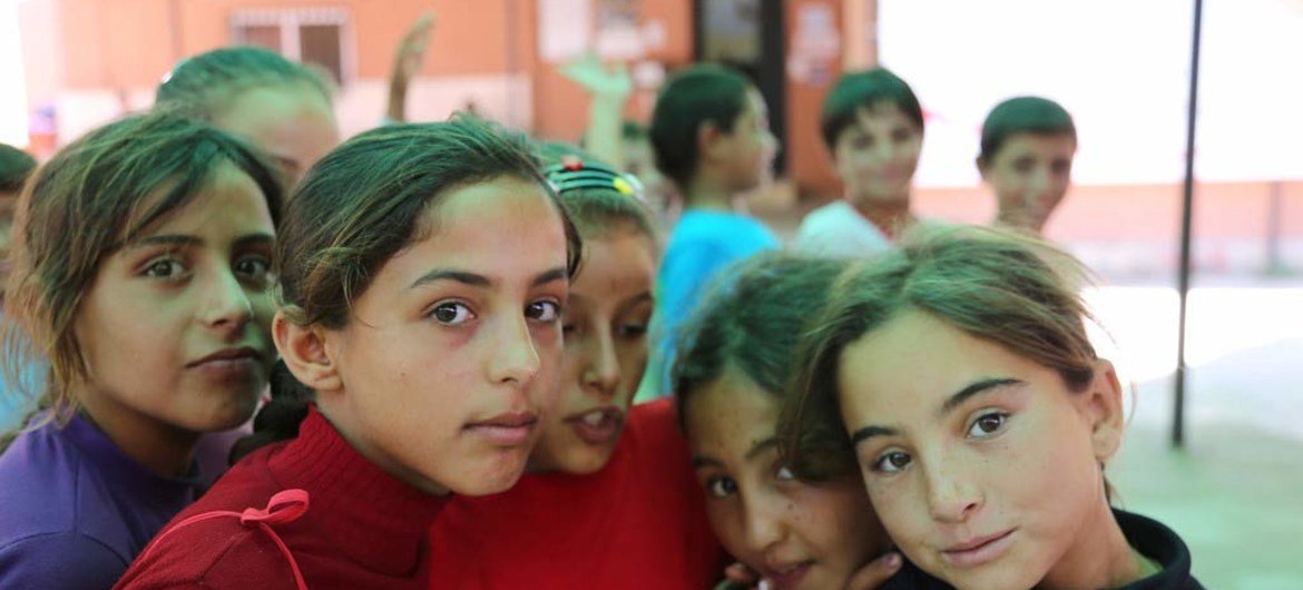 أكثر من نصف اللاجئين السوريين في لبنان هم من الأطفال. الصورة: مكتب تنسيق الشؤون الإنسانية