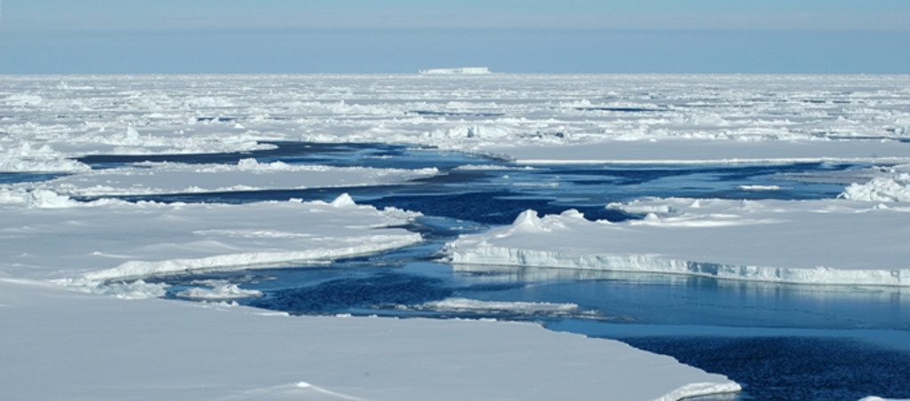北极海冰。