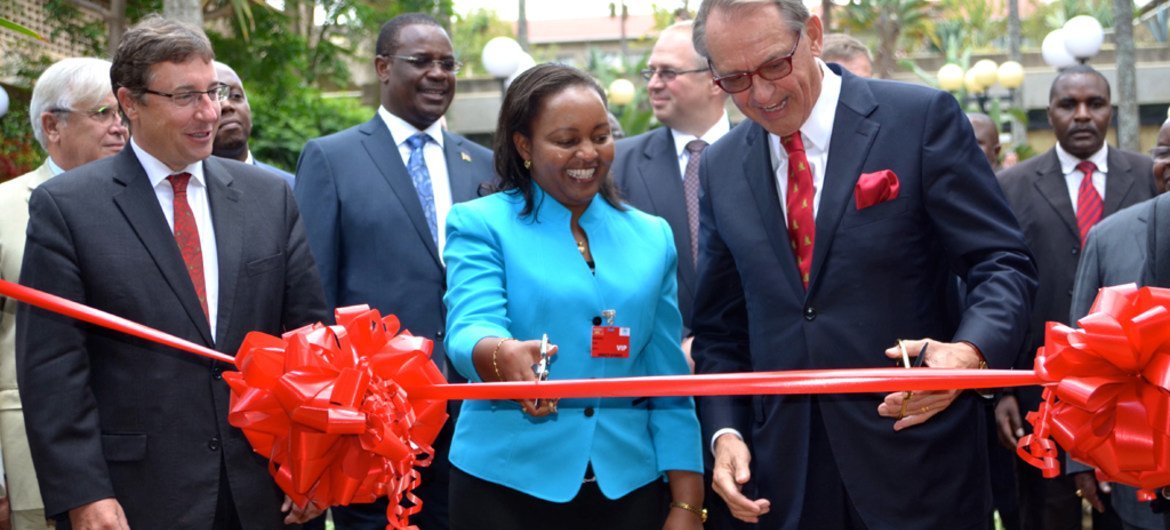 Cabinet Secretary Anne Waiguru of Kenya, (centre), and UN Deputy Secretary-General Jan Eliasson cut the ribbon at the opening of the UN South-South Expo. UNEP Executive Director Achim Steiner is at left.
