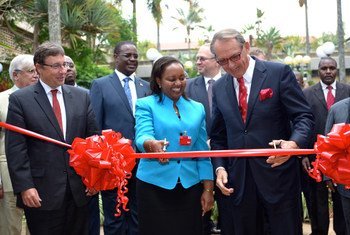 Cabinet Secretary Anne Waiguru of Kenya, (centre), and UN Deputy Secretary-General Jan Eliasson cut the ribbon at the opening of the UN South-South Expo. UNEP Executive Director Achim Steiner is at left.