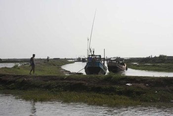Fishermen's haunt by day, smugglers' den by night, this waterway on the outskirts of Sittwe is reported to be a common departure point for smugglers' boats.