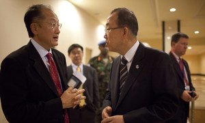 Secretary-General, Ban Ki-moon (right) and World Bank President Jim Yong Kim in Bamako, Mali.