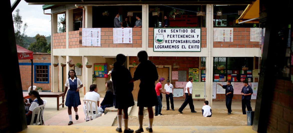 Children at a rural secondary school in La Ceja del Tambo, Antioquia, Colombia.