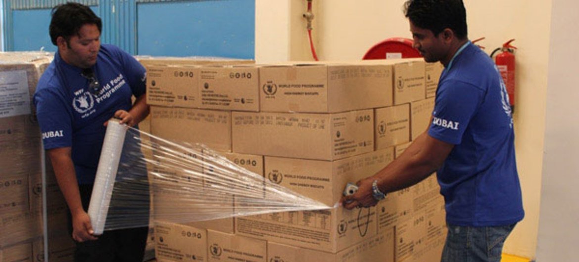 An initial shipment of 44 metric tons of high-energy biscuits (HEBs), were the first delivery of food items sent by WFP to victims of Super Typhoon Haiyan (local name Yolanda), which battered the city of Tacloban in the Philippines.