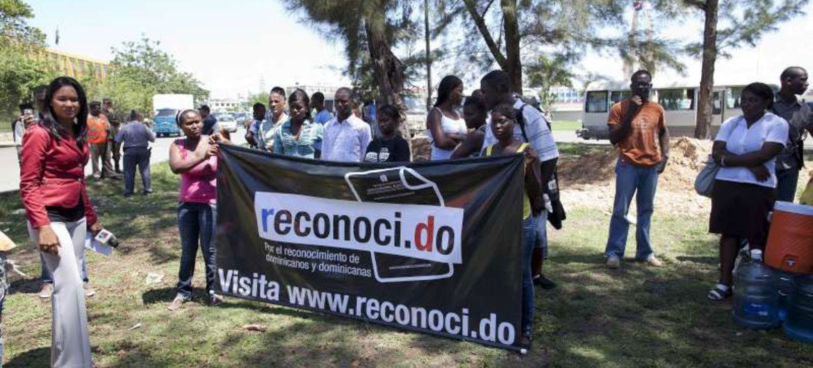 Protesta en la República Dominicana sobre la situación de los apátridas  Foto archivo: ACNUR/ J. Tanner