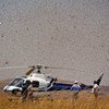 FAO está usando helicópteros na África para realizar operações de combate à praga