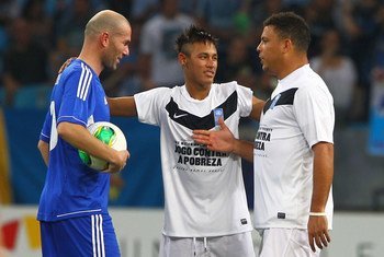 Zidane, Neymar et Ronaldo lors du 10ème Match contre la pauvreté.
