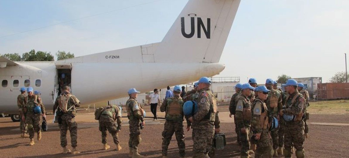39 Casques bleus du contingent mongol de la MINUSS viennent d'atterrir à Bentiu pour renforcer la présence de l'ONU dans l'état d'Unity.