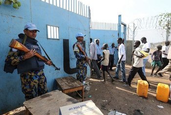 UN peacekeepers in South Sudan securing the entrance to their Juba compound in January 2014.