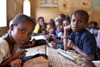Children at Bahadoub 2 school in Timbuktu, Mali. &copy; UNICEF/PFPG2013P-0035/Harandane Dicko