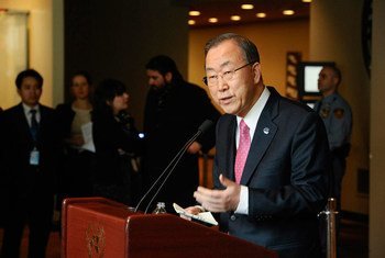 Secretary-General Ban Ki-moon briefs reporters at UN Headquarters.