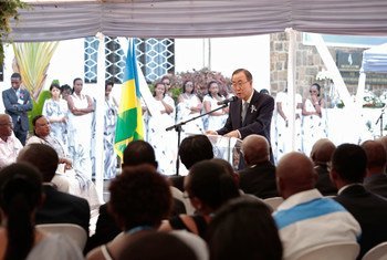 Secretary-General Ban Ki-moon speaks at a ceremony held in the UNDP coumpound in Kigali to commemorate the UN staff members who lost their lives in the 1994 genocide in Rwanda.