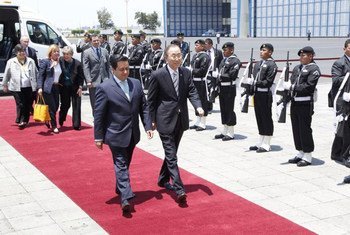 Secretary-General Ban Ki-moon (centre right) arrives in Mexico City, to attend the first High-level Meeting of Global Partnership for Effective Development Cooperation.