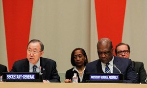Secretary-General Ban Ki-moon (left) and General Assembly President John Ashe address meeting.