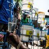 Projet pilote en Haiti pour installer des systèmes de filtres à eau et fournir une formation sur l'hygiène à Cité Soleil, à Port au Prince. Photo MINUSTAH/Logan Abassi