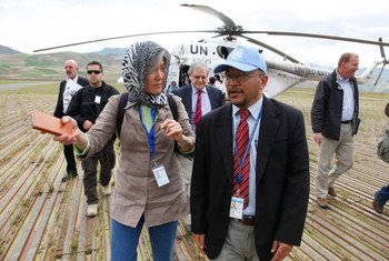 La subsecretaria general de Asuntos Humanitarios de la ONU y coodinadora adjunta de Ayuda de Emergencia, Kyung-wha Kang, durante una visita a Afganistán  Foto: Fardin Waezi / UNAMA