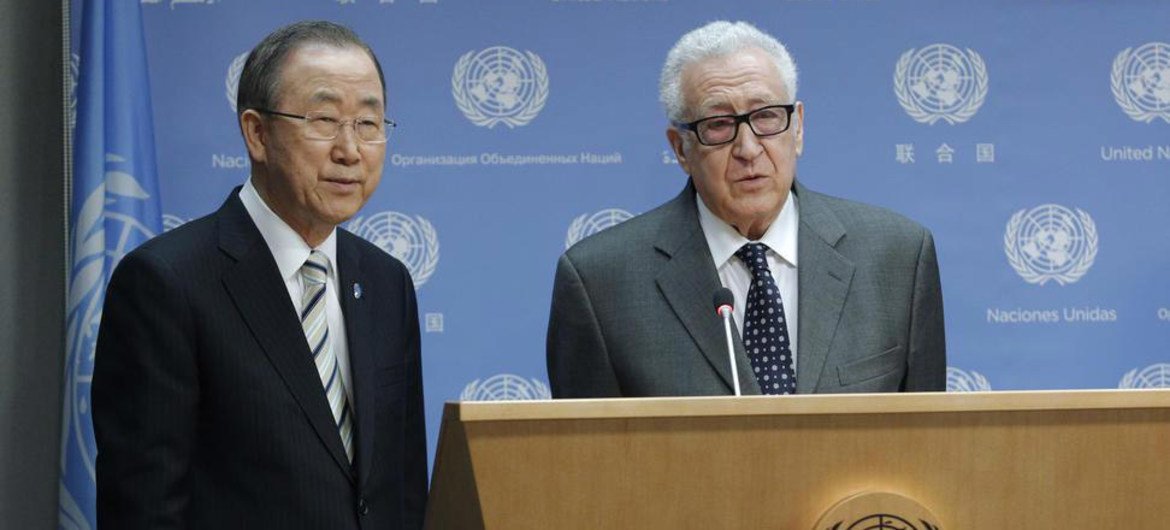 El Secretario General de la ONU, Ban Ki-moon,  informa a la prensa de la renuncia del representante de la ONU y la Liga Árabe para Siria, Lakhdar Brahimi  Foto: ONU/JC McIlwaine cepta