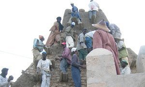 UNESCO and the European Union have undertaken to reconstruct the cultural heritage of Timbuktu.