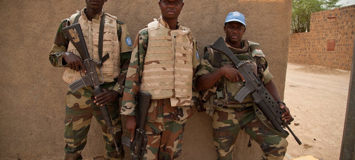 Boinas-azuis e Forças Armadas do Mali atuam em  Ménaka para conter a recente escalada de violência cometida por terroristas
