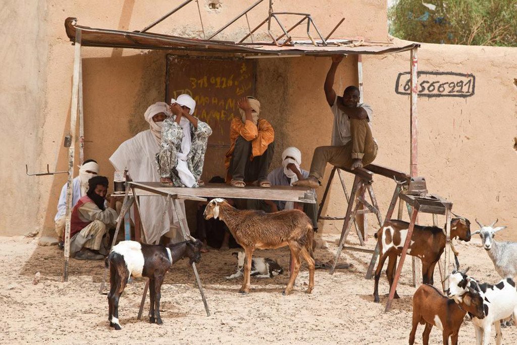 Bystanders on a street of Kidal in northern Mali. UN Photo/Mark Garten