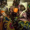 أطفال من جمهورية أفريقيا الوسطى يعانون من سوء التغذية مع أمهاتهم في مستشفى باتوري  في الكاميرون. صورة مفوضية شؤون اللاجئين. ف نوي