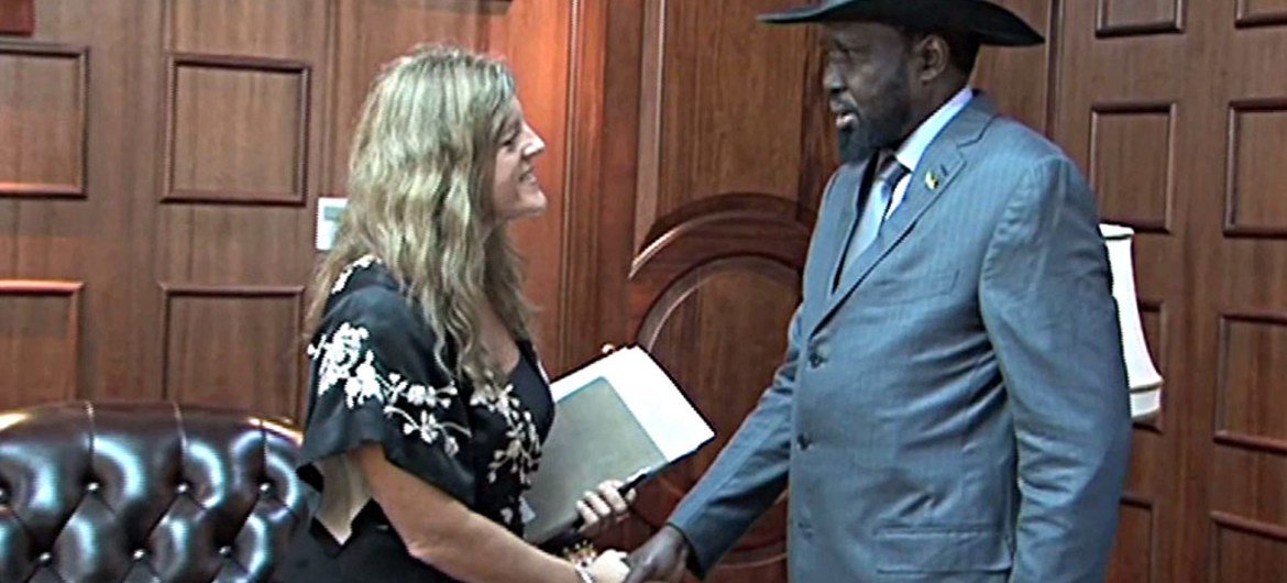 La Représentante spéciale du Secrétaire général pour le Soudan du Sud, Hilde F. Johnson, rencontre le Président Salva Kiir. Capture vidéo UNIFEED