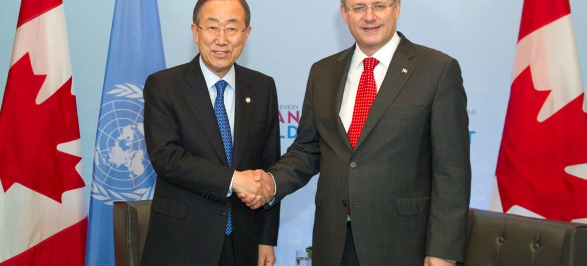 الأمين العام بان كي مون يجتمع مع رئيس الوزراء الكندي ستيفن هاربر في كندا . صورة الأمم المتحدة / إسكندر ديبيبي
