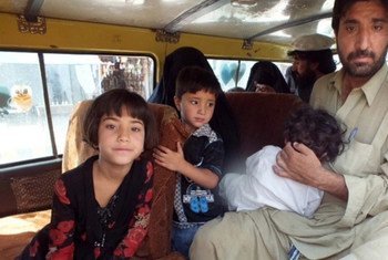 Des civils quittent la région du Waziristan au Pakistan.