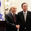 潘基文秘书长与以色列前总统佩雷斯。联合国图片/Evan Schneider