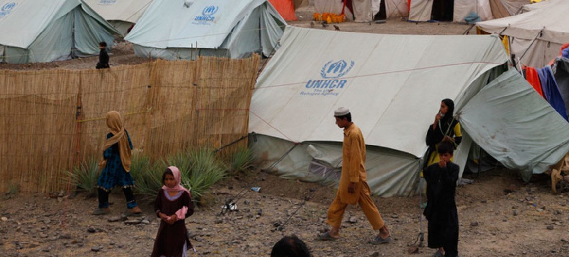 Desplazados en Khost, en el norte de Waziristan, entre Afganistán y Pakistán  Foto: UNAMA/Fardin Waezi