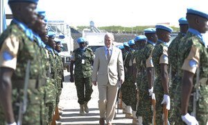 Nicholas Kay, Special Representative of the Secretary General, inspects the guard of honor during the inauguration of the UN Guard Unit in Somalia (May 2014).