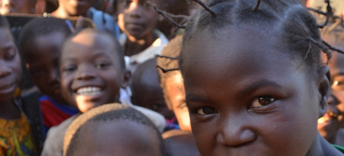 Niños en una escuela en Batangafo, República Centroafricana. Foto: OCHA/L. Paletta