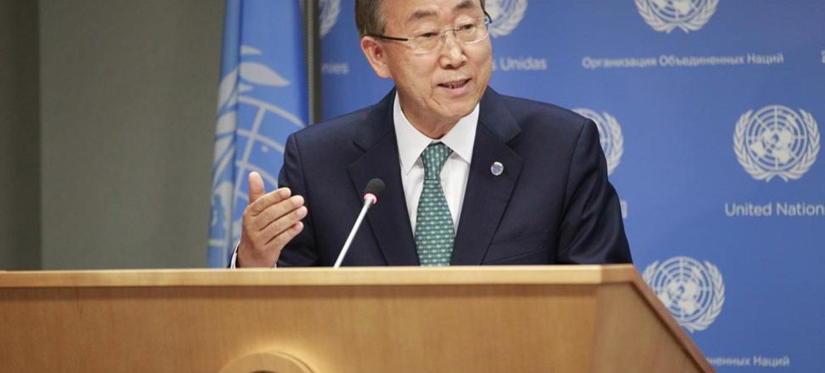 Secretary-General Ban Ki-moon addresses journalists at UN Headquarters.