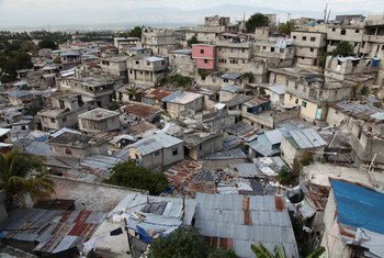 El plan pretende hacer frente a la multiplicación de barrios marginales y al déficit de viviendas. Foto de archivo: Julius Mwelu/ONU-Habitat