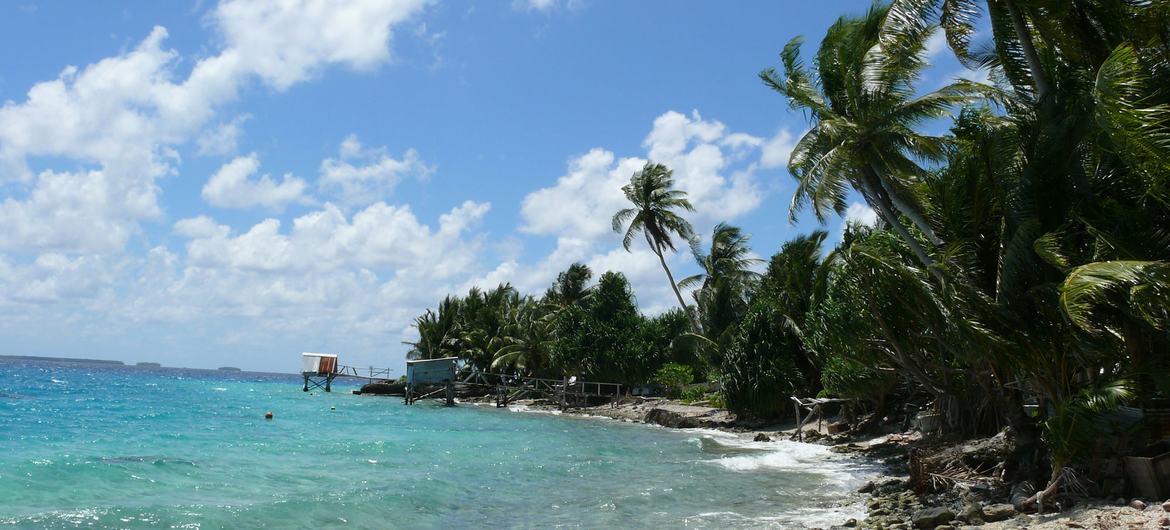 努库诺努环礁海滩是世界受到气候变化影响最大的地区之一。联合国资料图片/Ariane Rummery