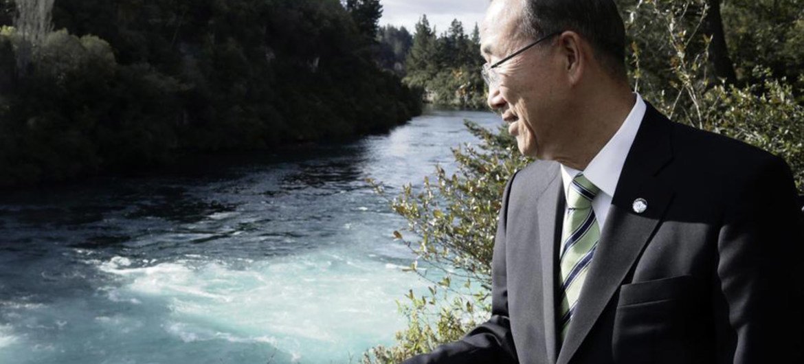 Secretary-General Ban Ki-moon visits Huka Falls, near Lake Taupo, New Zealand.