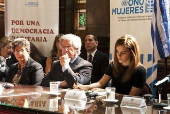 On her first country visit as UN Women’s Goodwill Ambassador, British actor Emma Watson (right) visited Uruguay's Parliament where she met with Vice President Danilo Astori (2nd right).
