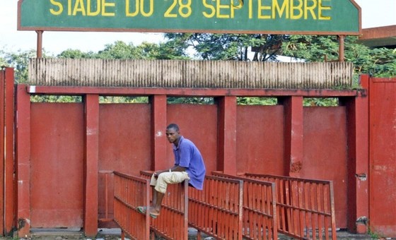 Gine'nin Konakri kentinde 2009'da 28 Eylül Stadyumu'nda yüzlerce kişi öldü ve yaralandı, yüzlerce kadına tecavüz edildi.  Fotoğraf: IRIN