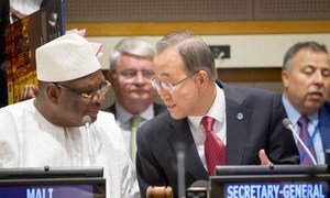 Secretary-General Ban Ki-moon (right) and President Ibrahim Boubacar Keita at the High-level meeting on the Malian Political Process.