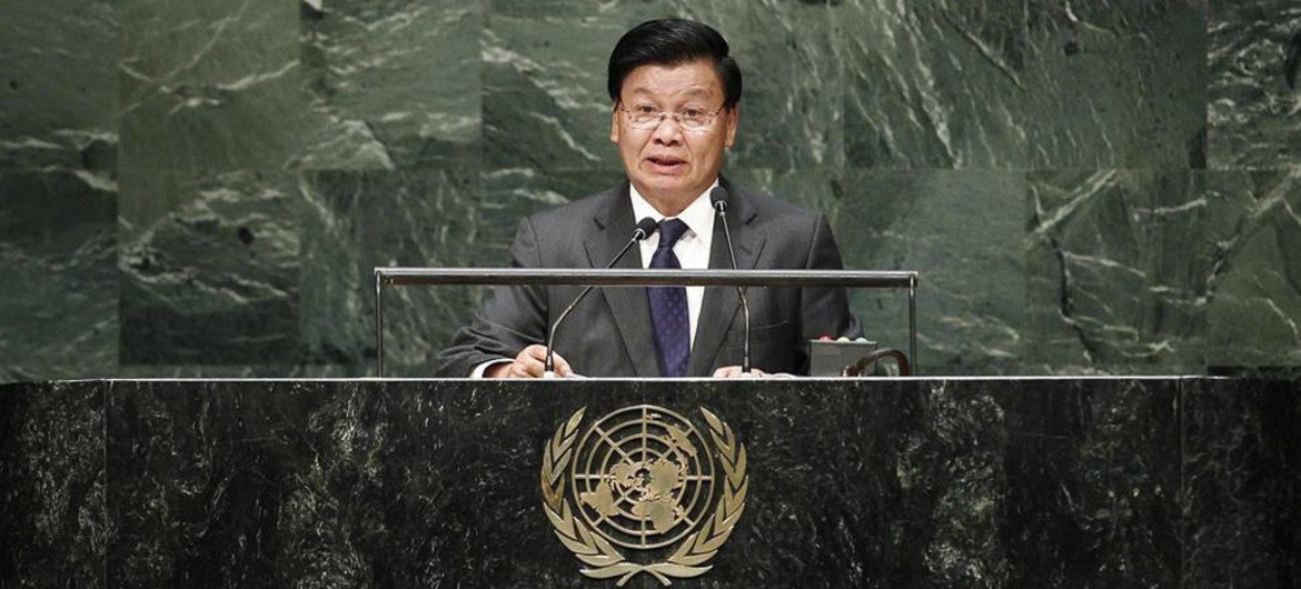 Deputy Prime Minister Thongloun Sisovlith of Laos addresses the General Assembly.