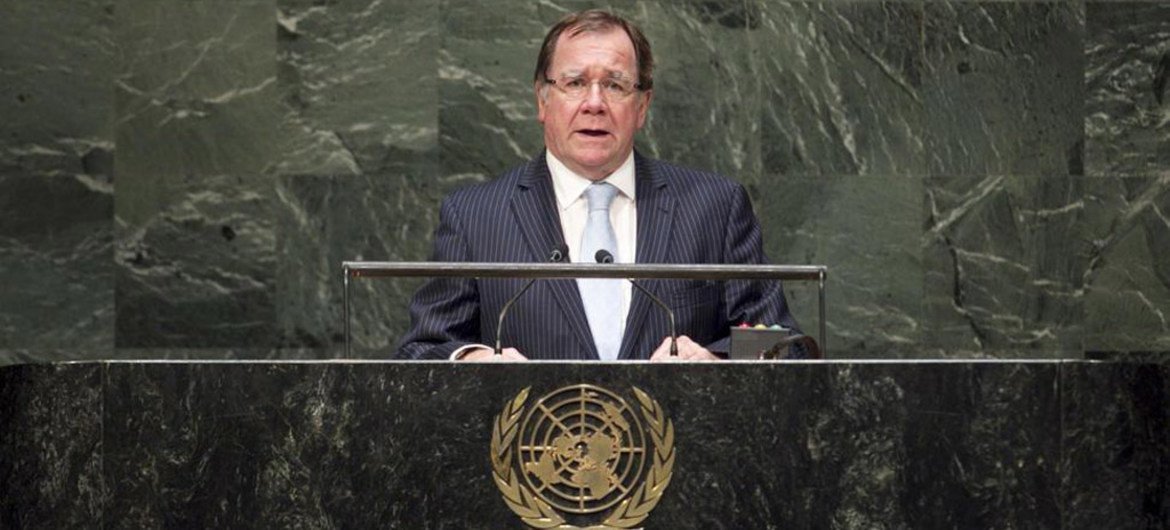 Foreign Minister Murray McCully of New Zealand addresses the General Assembly.
