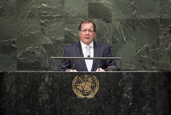 Foreign Minister Murray McCully of New Zealand addresses the General Assembly.
